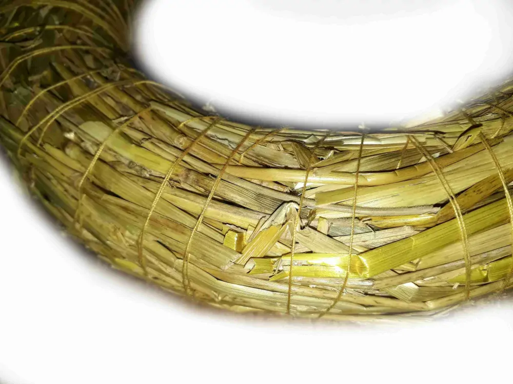 Slámový věnec průměr 33 cm (18 Kč kus) KARTON 32 ks 