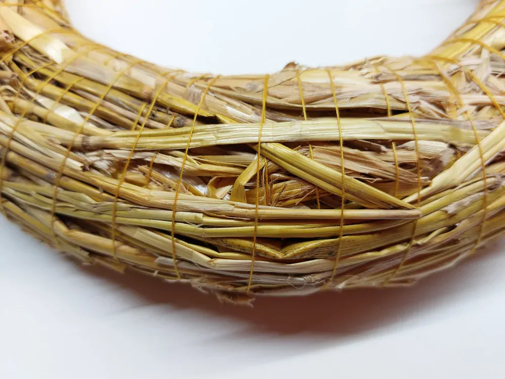 Slámový věnec průměr 33 cm (18 Kč kus) KARTON 32 ks 